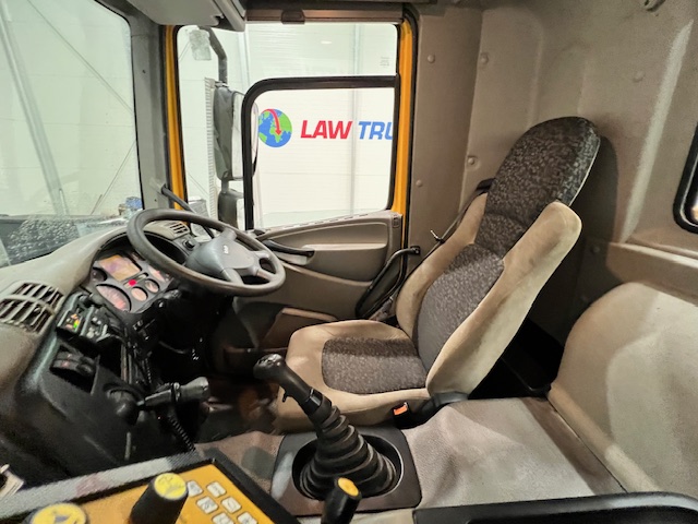 DAF CF75 310 6×4 Day Cab Gritter