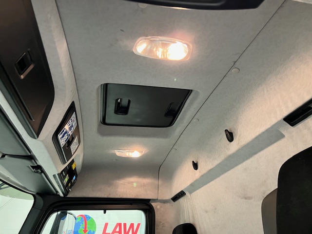 Mercedes Antos 1827 Day Cab Fridge Box