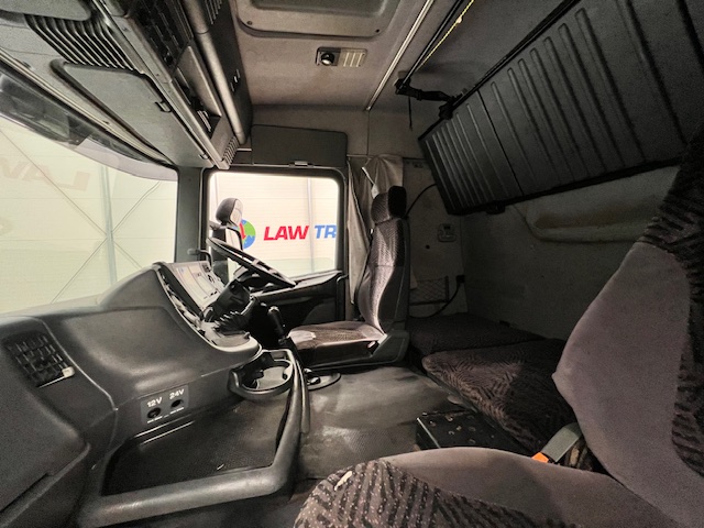 Scania R94 220 4×2 Sleeper Cab Box Van Manual