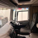 DAF CF75 310 Rear Lift Sleeper Cab Curtainsider - thumbnail