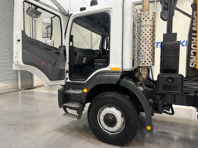 Mercedes Axor 2628 6×4 Day Cab Hookloader Gritter