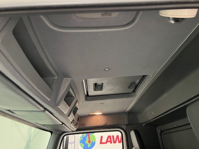 Mercedes Axor 1824 Day Cab Curtainsider