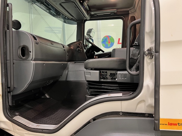 Scania P280 6×2 Rear Lift Day Cab Fridge Box