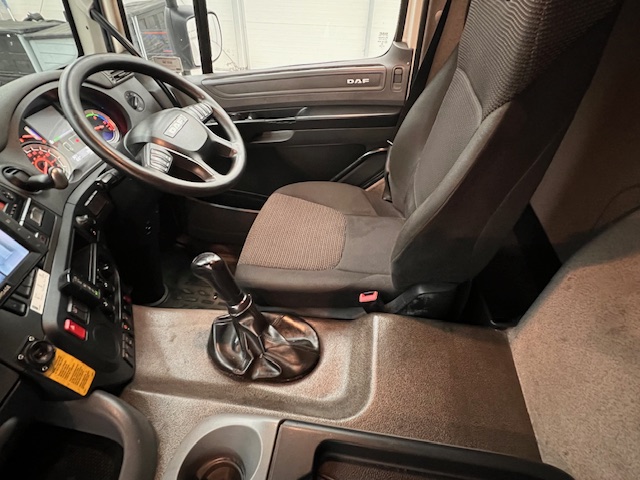 DAF CF 290 6×2 Rear Steer Fridge Box