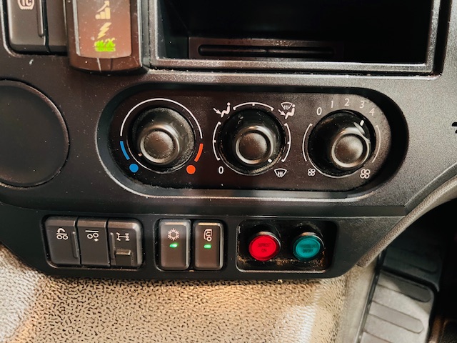 DAF CF 290 6×2 Rear Steer Fridge Box