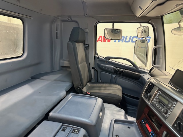 Hino 3241 700 8×4 Sleeper Cab Steel Tipper