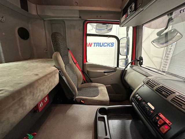 DAF CF85 410 6×2 Midlift Tractor Unit