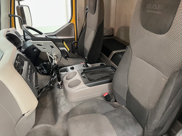 DAF LF 250 4×2 Sleeper Cab Gritter