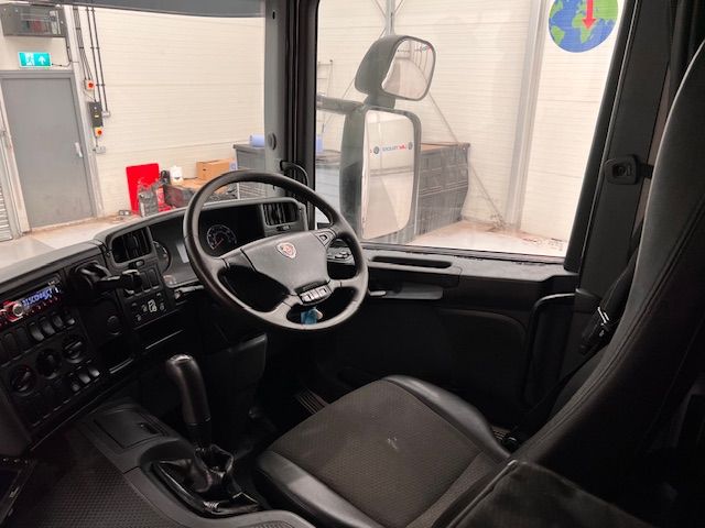 Scania P250 4×2 Sleeper Cab Box Van Manual