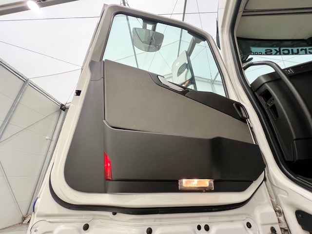 Volvo FH 500 6×2 Midlift Tractor Unit