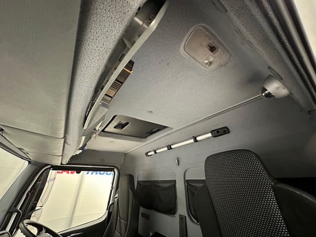 Mercedes Axor 1824 Day Cab Fridge Box