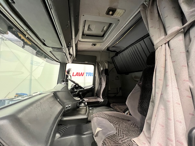 Scania R94 220 4×2 Sleeper Cab Box Van Manual