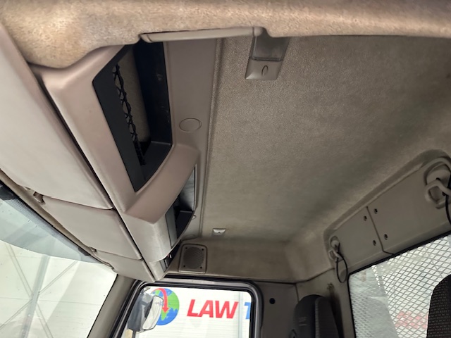 DAF LF 220 Day Cab Skip Loader