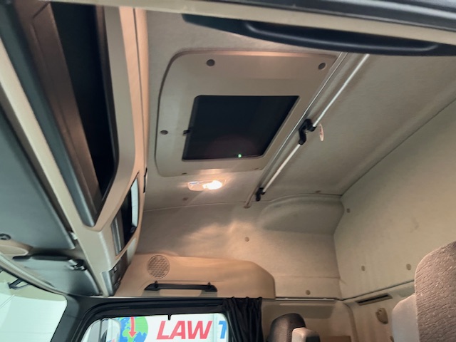 Mercedes Actros 1824 4×2 Sleeper Cab Box Van