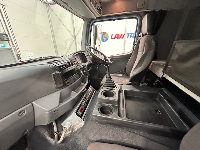 Mercedes Axor 2529 Rear Lift Sleeper Cab Box Van