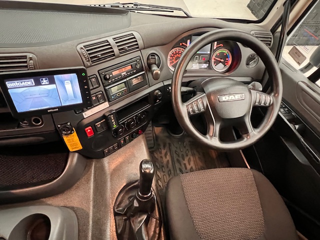 DAF CF 290 6×2 Rear Steer Fridge Box