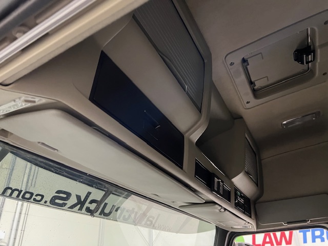 Volvo FM 450 6×2 Midlift Tractor Unit