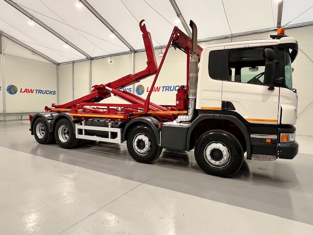Scania P370 8×4 Rest Cab Hookloader Manual