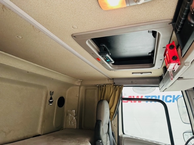 DAF CF65 250 Sleeper Cab Curtainsider