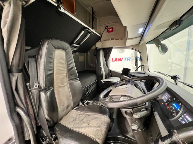Volvo FH 500 6×2 Midlift Tractor Unit