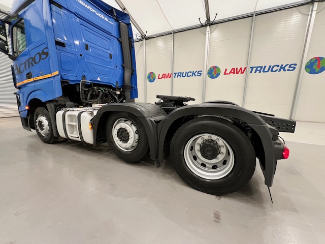 Mercedes Actros 2545 6×2 Midlift Tractor Unit