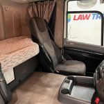 DAF CF 250 Sleeper Cab Curtainsider - thumbnail