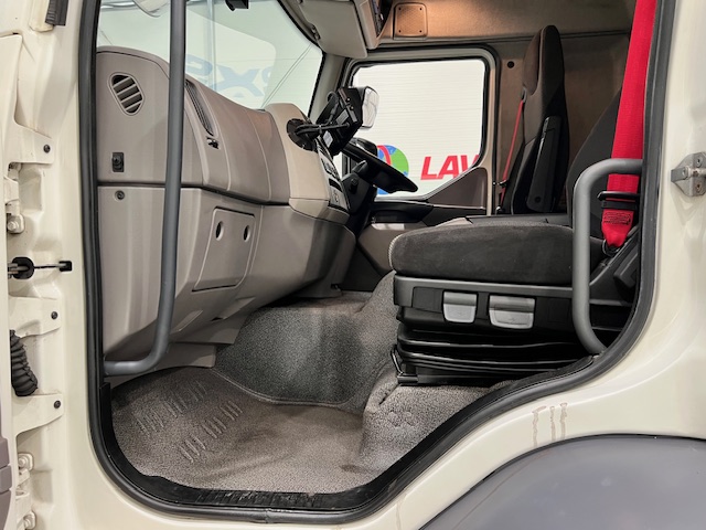 DAF LF 250 4×2 Rest Cab Fridge Box