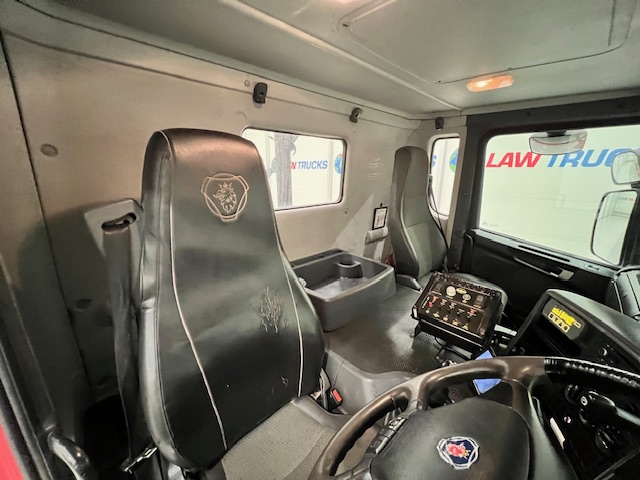 Scania P410 8×4 Day Cab Hookloader Manual