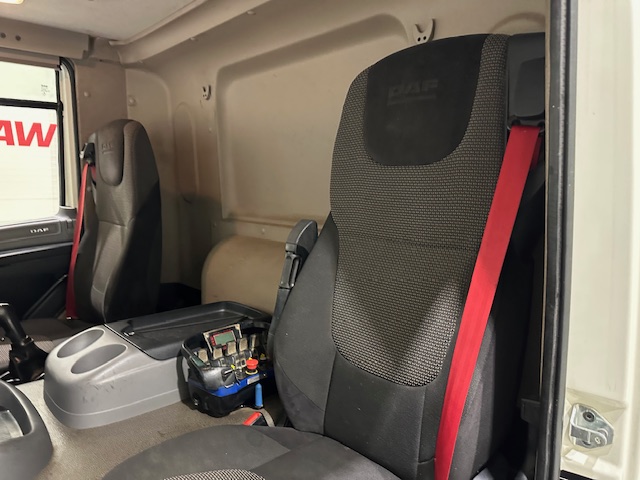 DAF CF 370 6×2 Rear Lift Dropside Brick Grab Manual
