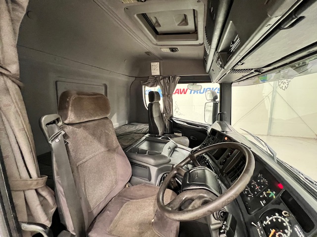Scania P94 220 4×2 Sleeper Cab Flatbed