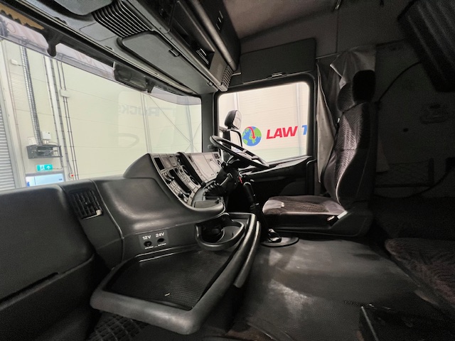 Scania R94 220 4×2 Sleeper Cab Box Van Manual