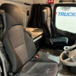Mercedes Actros 2533 6×2 Sleeper Cab Curtainsider - thumbnail