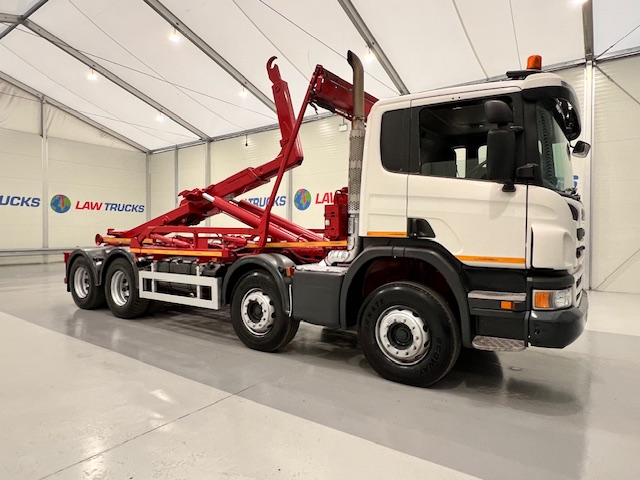 Scania P370 8×4 Rest Cab Hookloader Manual