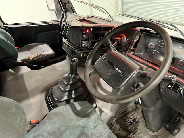 Volvo FM12 420 6×2 Midlift Tractor Unit Manual