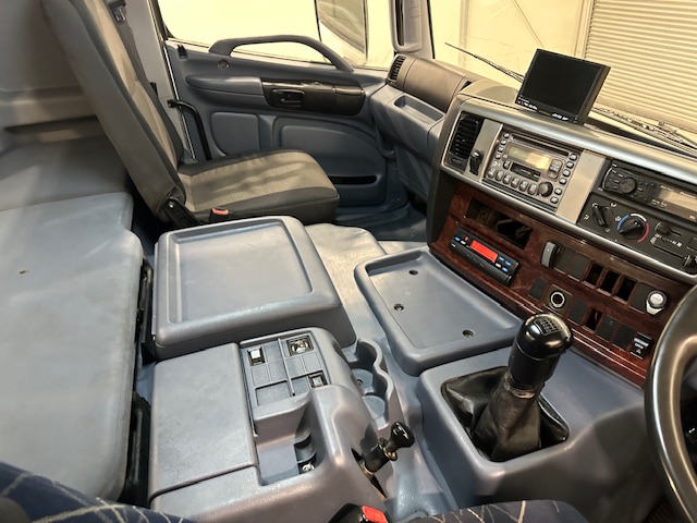 Hino 3241 700 8×4 Sleeper Cab Steel Tipper