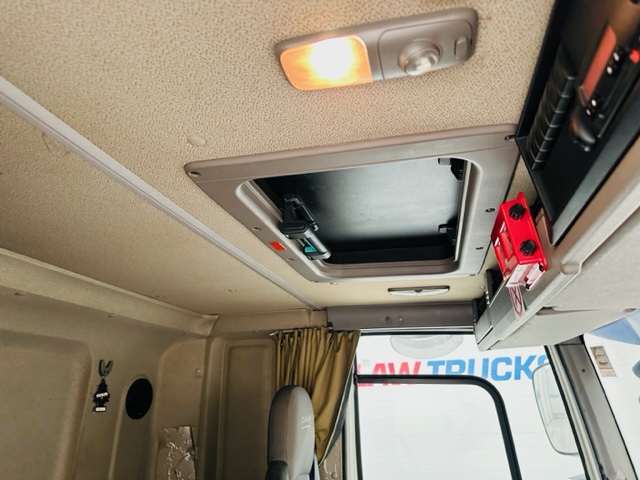 DAF CF65 250 Sleeper Cab Curtainsider