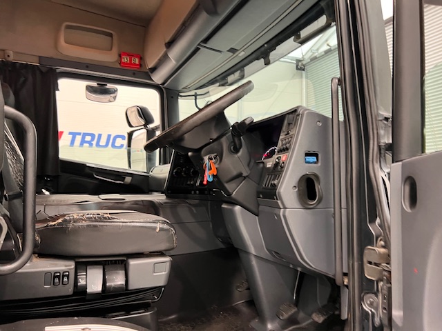 Scania P280 6×2 Highline Rear Lift Curtainsider