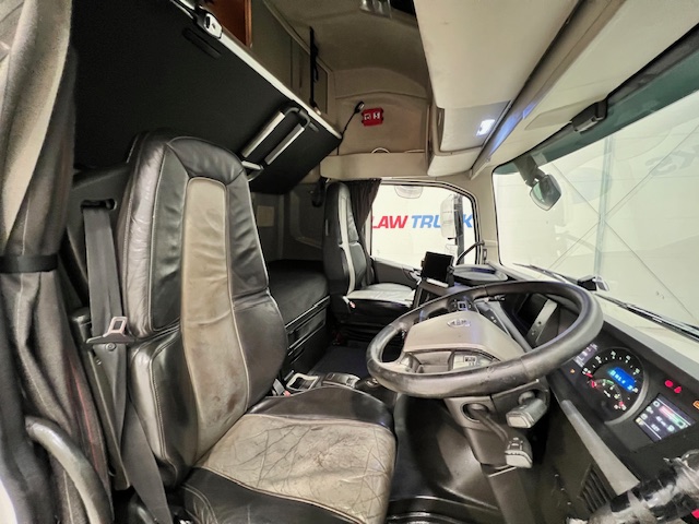 Volvo FH 500 6×2 Midlift Tractor Unit