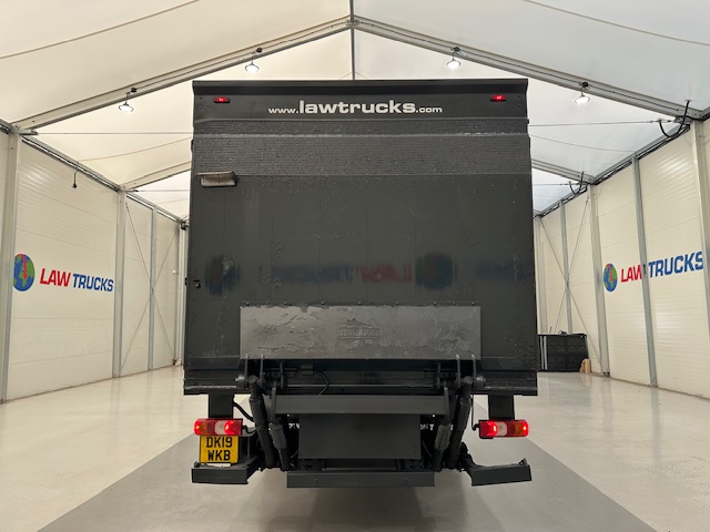 Mercedes Actros 1824 4×2 Day Cab Box Van