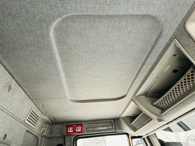 Iveco Stralis 310 Euro 6 6×2 Box Van