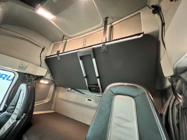 Volvo FH 500 6×2 Midlift Tractor Unit