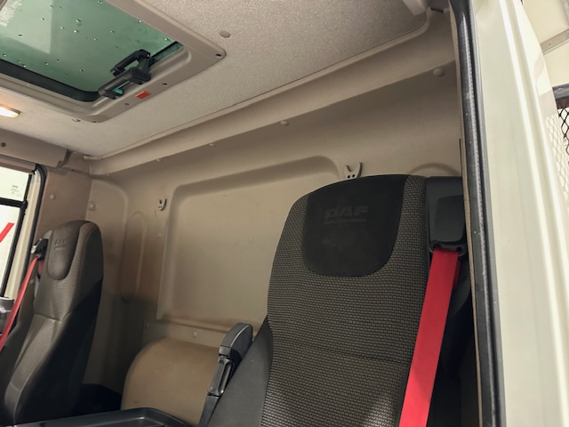 DAF CF 370 6×2 Rear Lift Dropside Brick Grab Manual