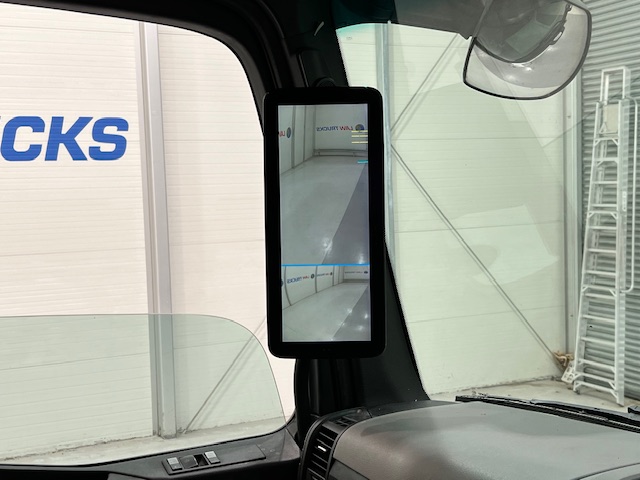 Mercedes Actros 1824 Day Cab Curtainsider