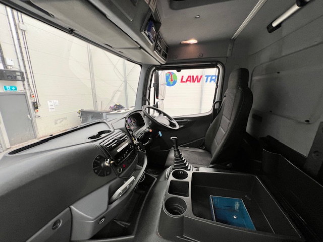 Mercedes Axor 1824 Day Cab Box Van