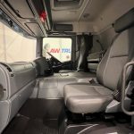 Scania P320 6×2 10 Tyre Rear Lift Insulated Box Van - thumbnail
