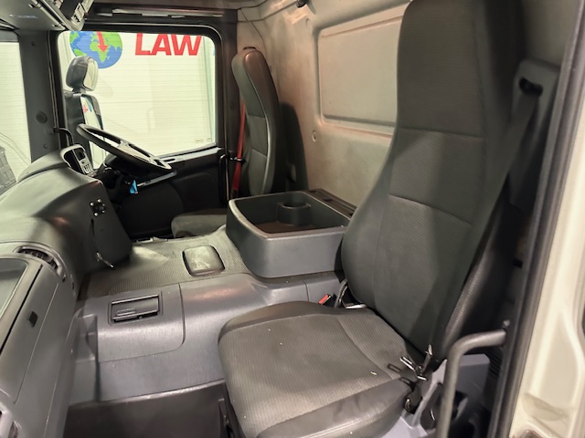 Scania P280 6×2 Rear Lift Day Cab Fridge Box
