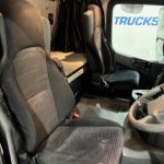 Mercedes Actros 2533 6×2 Sleeper Cab Curtainsider - thumbnail