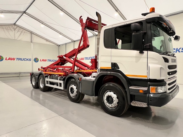 Scania P370 8×4 Rest Cab Hookloader Manual