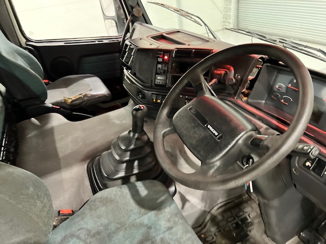 Volvo FM12 420 6×2 Midlift Tractor Unit Manual