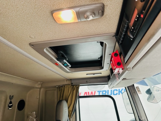 DAF CF65 250 Sleeper Cab Curtainsider
